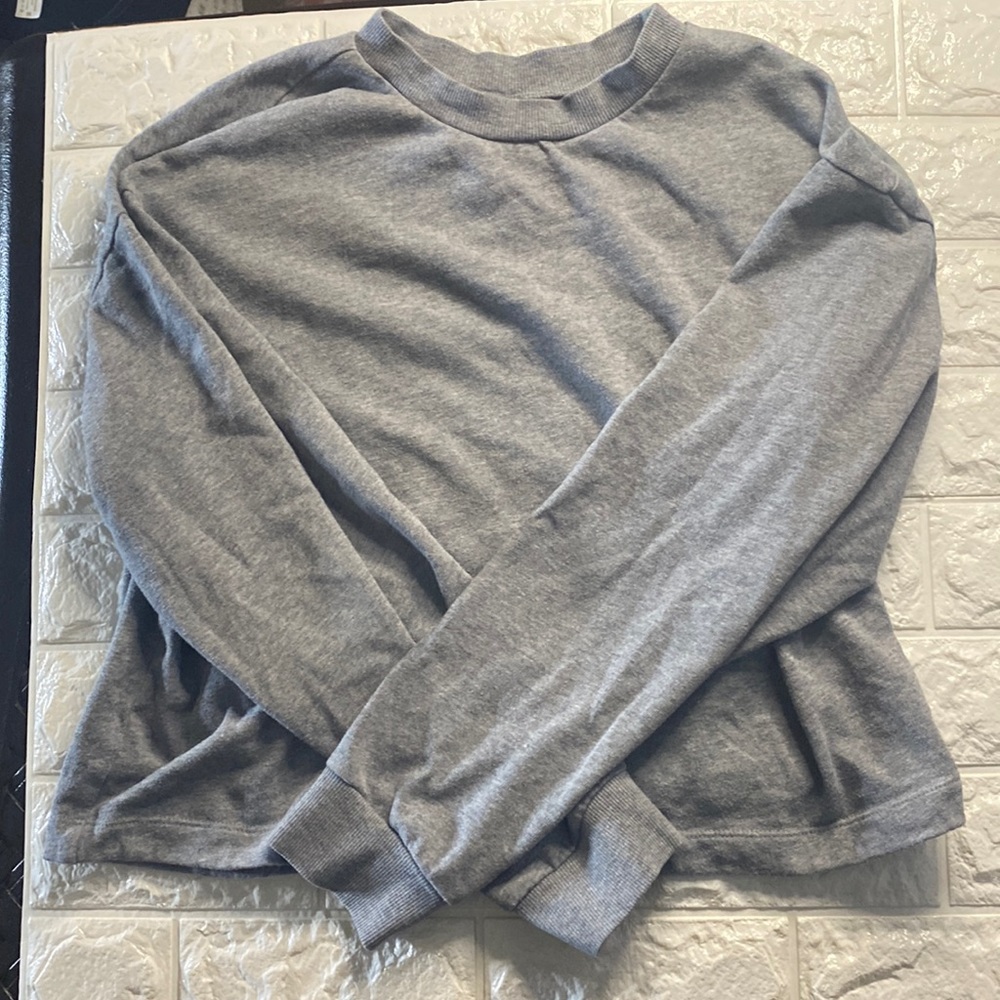 Long sleeve crop top